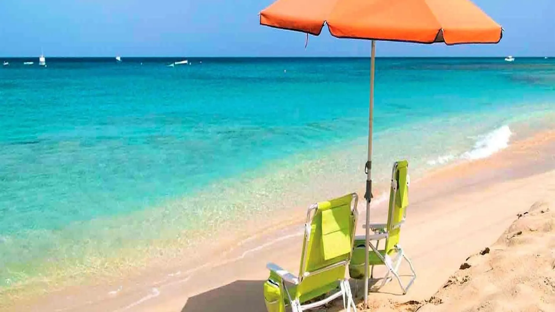 Beautiful Holiday Home In Roquetas De Mar By The Sea