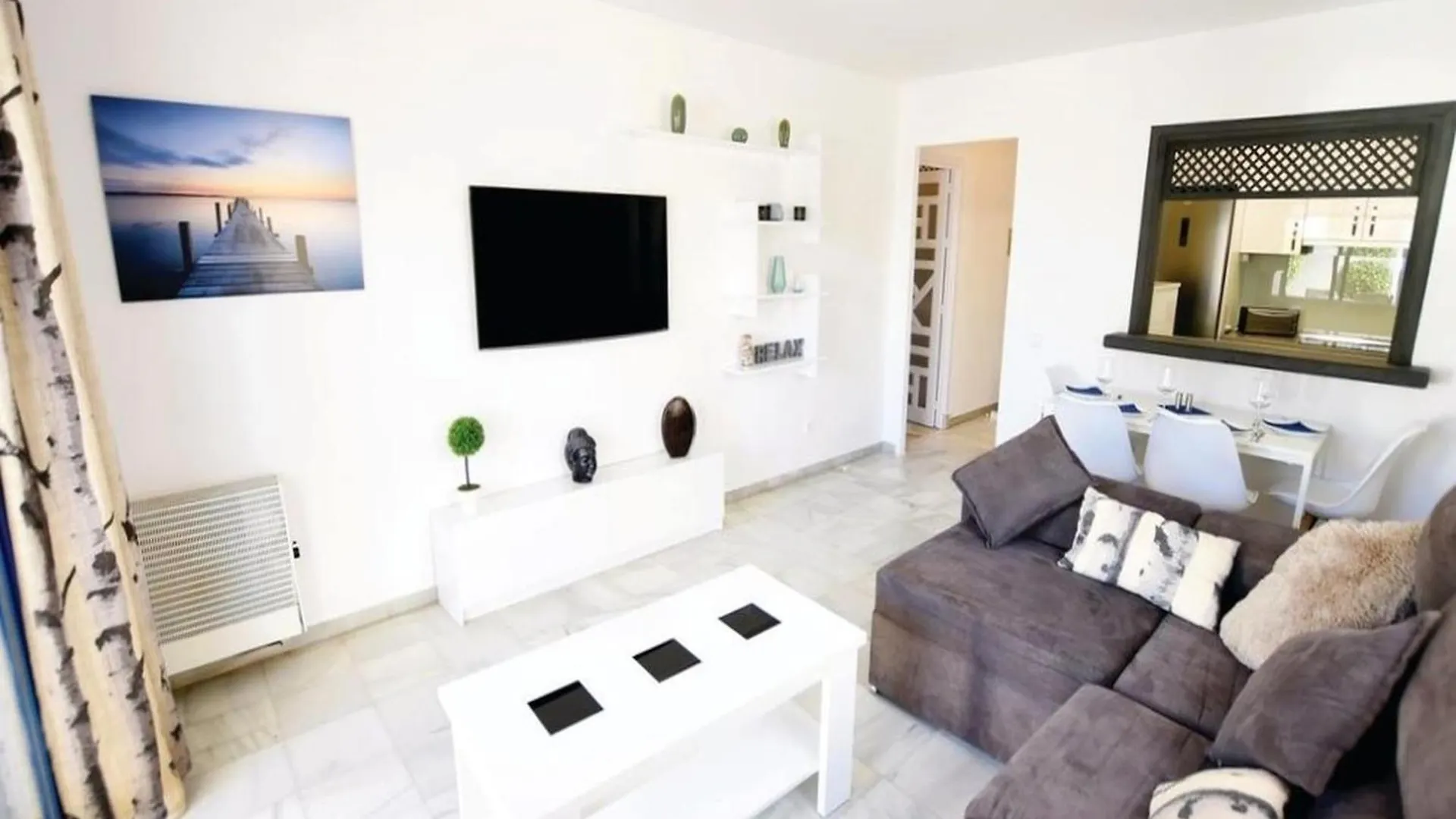 Beautiful Holiday Home In Roquetas De Mar By The Sea