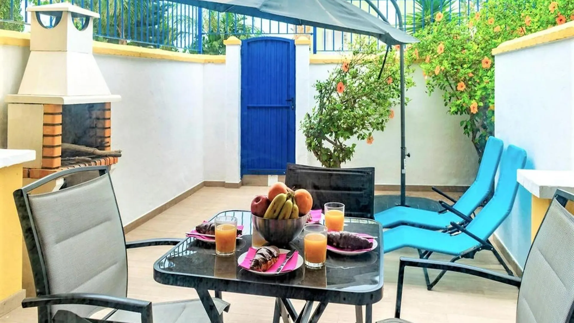 Beautiful Holiday Home In Roquetas De Mar By The Sea Spain