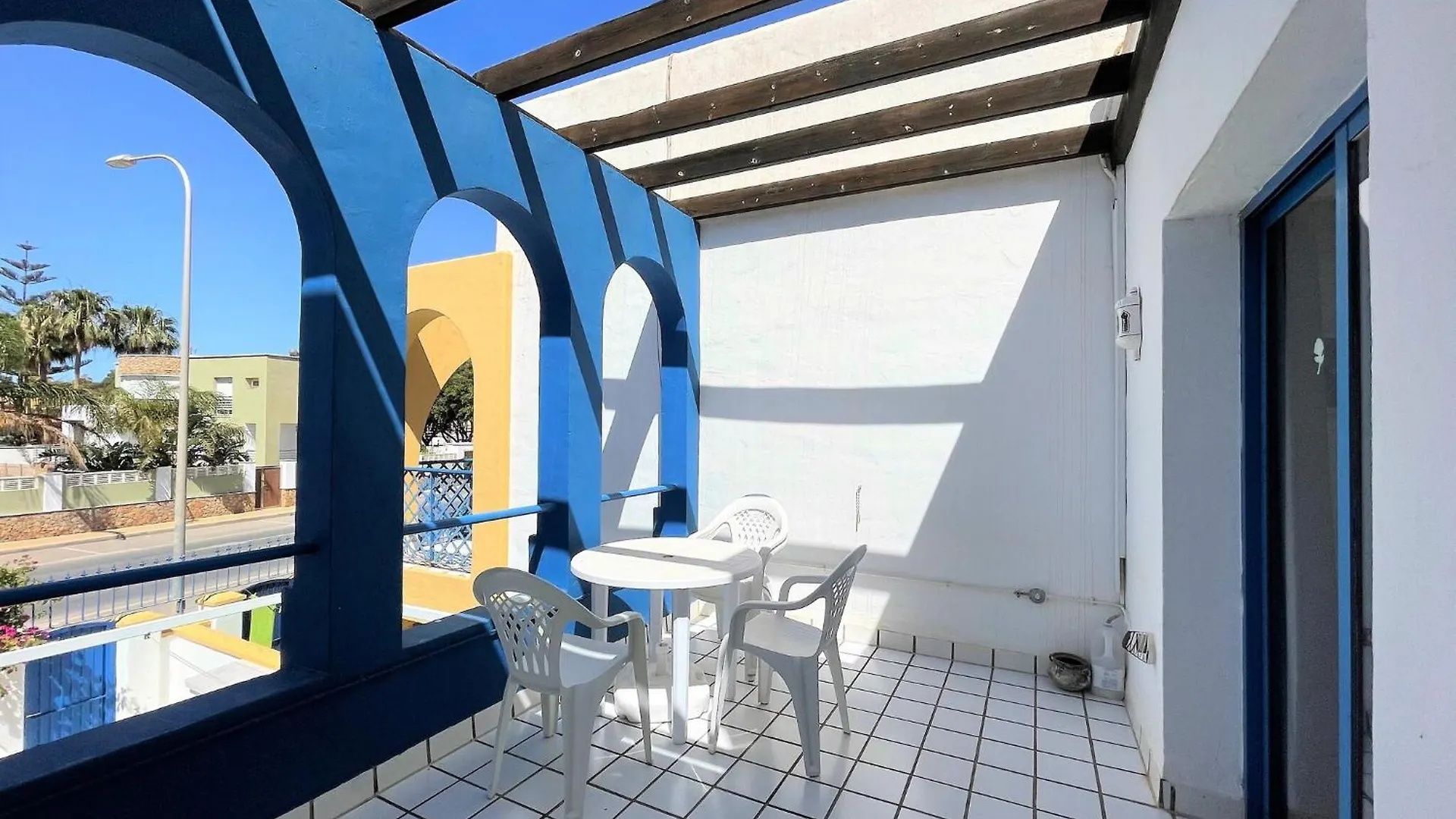 Beautiful Holiday Home In Roquetas De Mar By The Sea