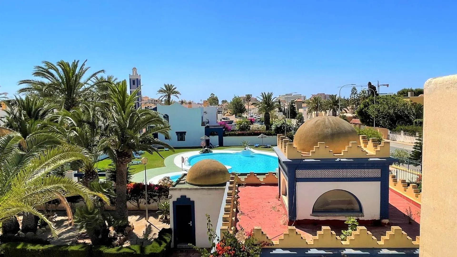 Beautiful Holiday Home In Roquetas De Mar By The Sea