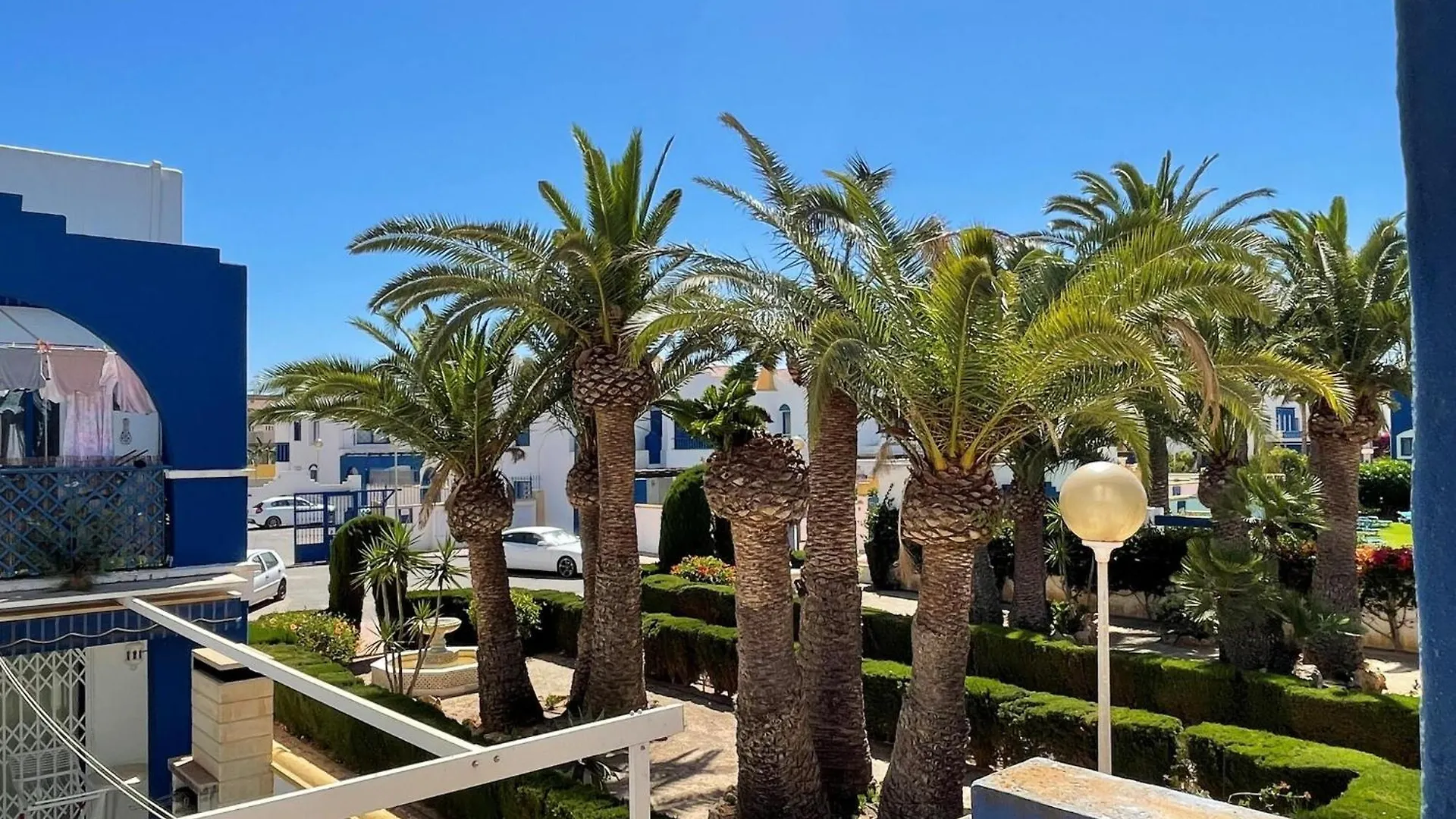 Beautiful Holiday Home In Roquetas De Mar By The Sea