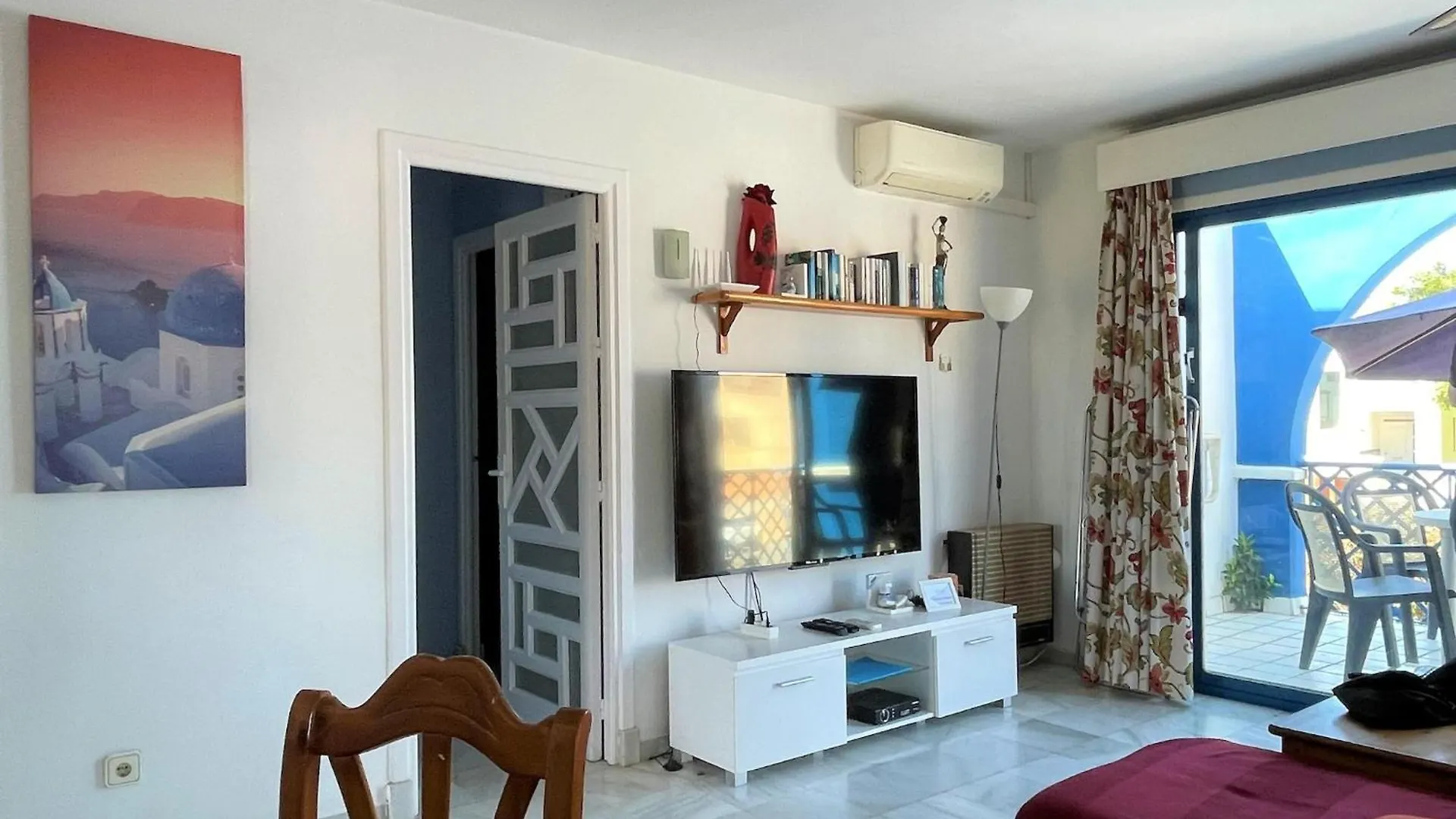 Beautiful Holiday Home In Roquetas De Mar By The Sea