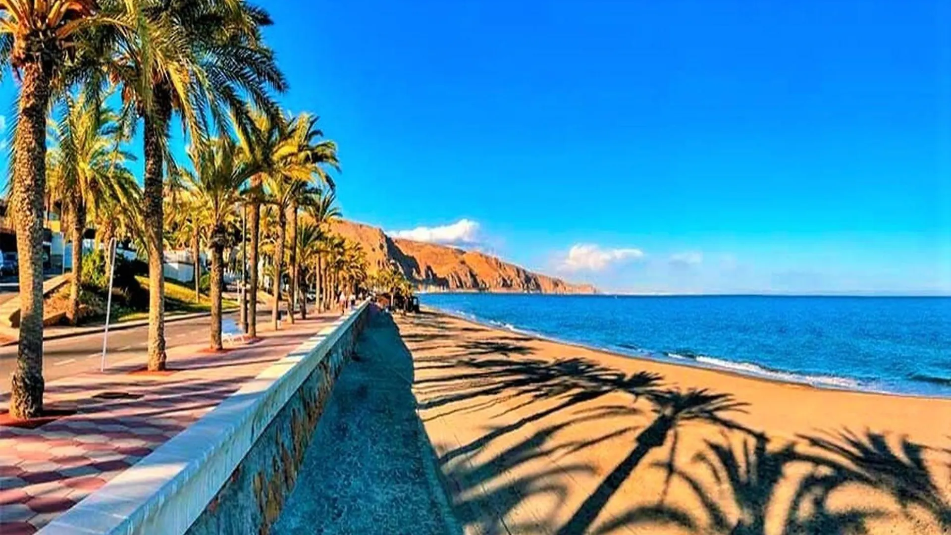 Beautiful Holiday Home In Roquetas De Mar By The Sea Spain