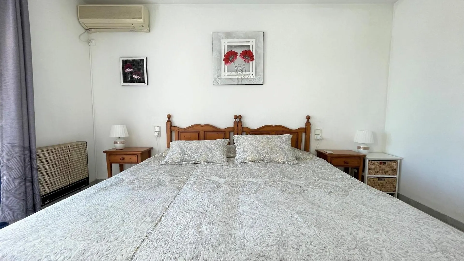 Beautiful Holiday Home In Roquetas De Mar By The Sea